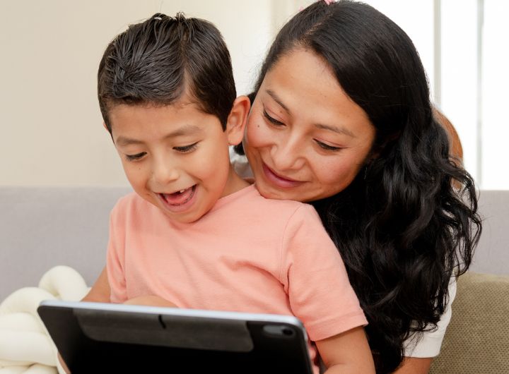Blog_HUB_moment_Screens_US-ES_720x530px.jpg